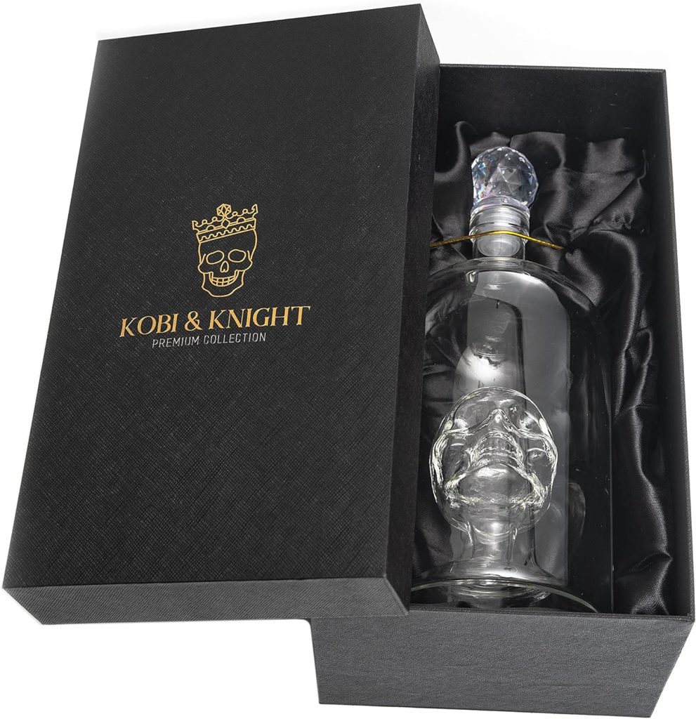 Kobi  Knight Premium Skull Decanter - Handmade Skull Whiskey Decanter with Airtight Stopper - Borosilicate Glass Skull Decanter - Thick Vodka, Rum, Gin, Tequila Bottle - 25fl oz / 750ml Skull Barware