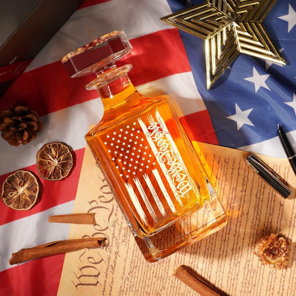 PONPUR Whiskey Decanter Engraved We The People American Flag, 750ml Whiskey Decanter Set with 2 Glasses, Valentines Fathers Day Patriotic Birthday Gifts For Men Dad, Liquor Scotch Bourbon Presents